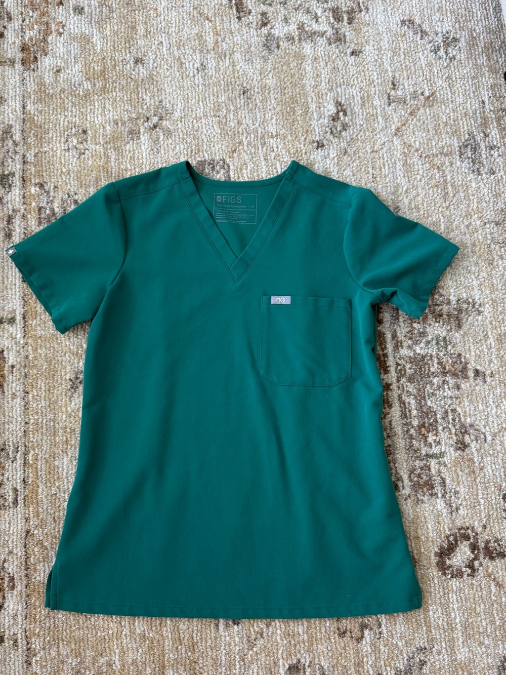 FIGS Hunter Green scrub top XS women’s